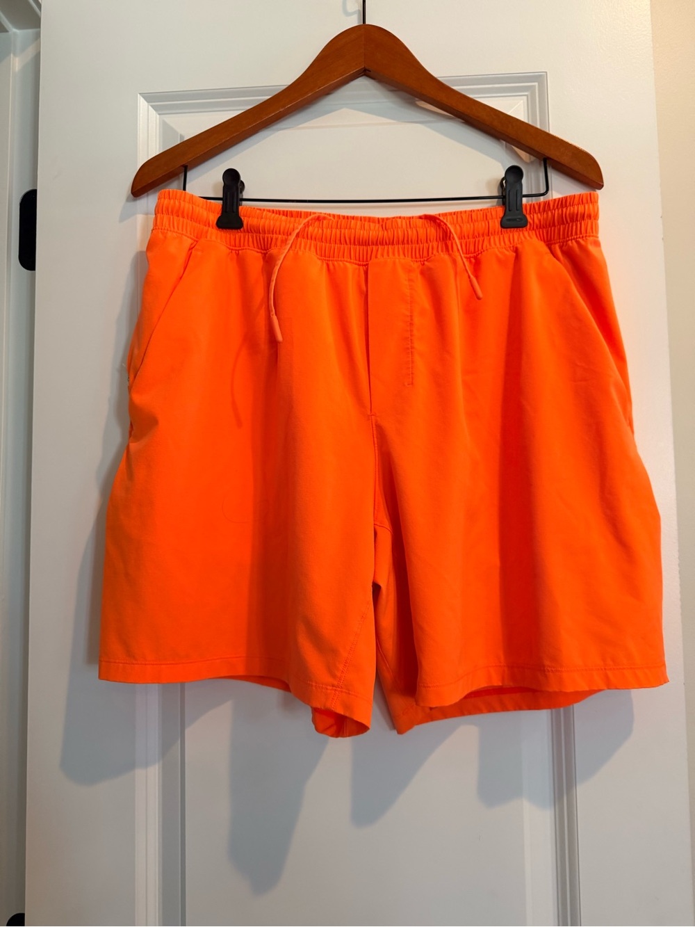 Lululemon Men’s Pace Breaker 7” Short. XL